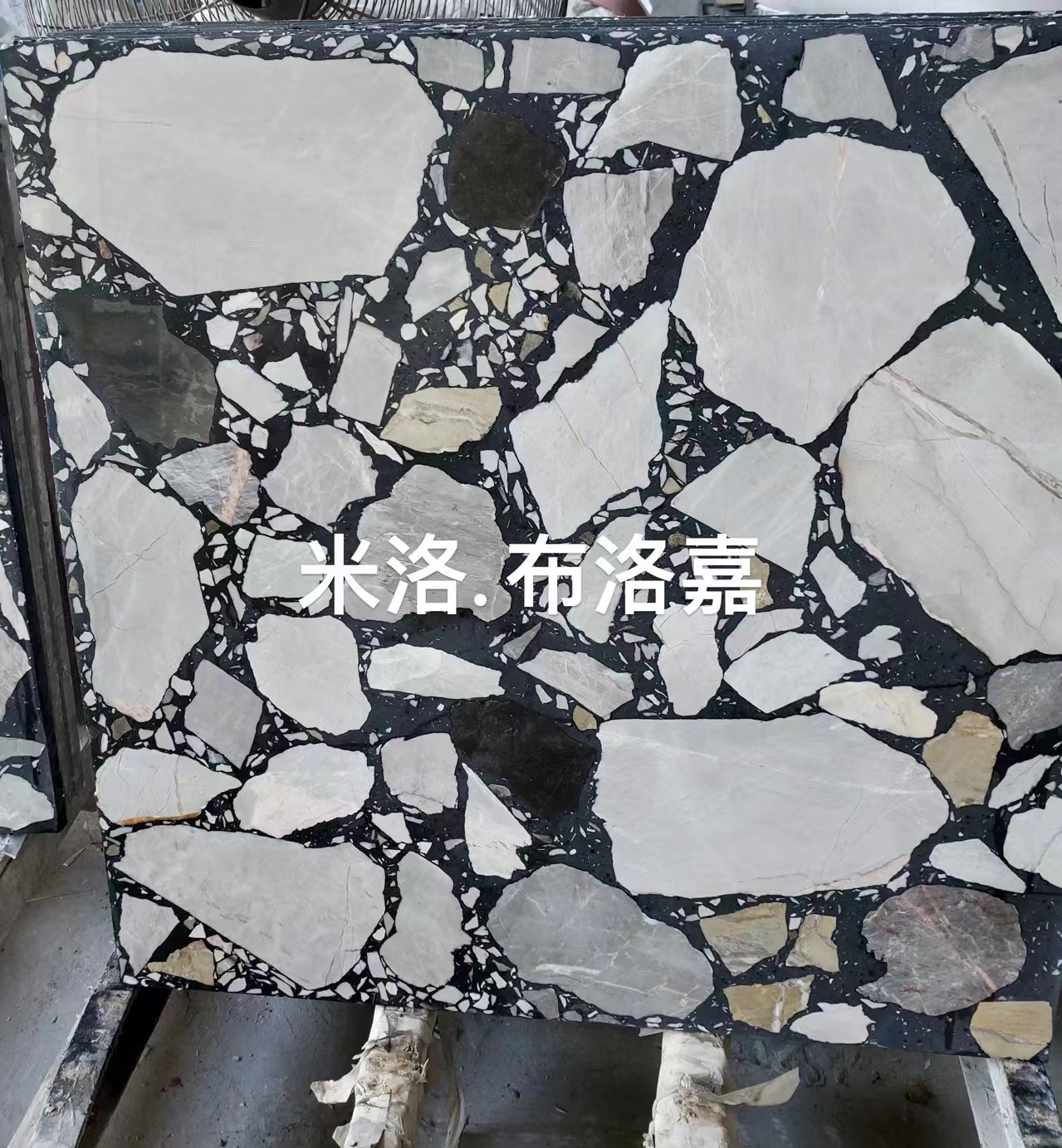 突破<div   id=